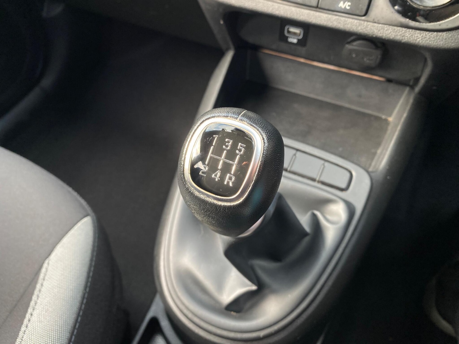 Used Hyundai i10 2023 for sale - 77290567: Photo 35