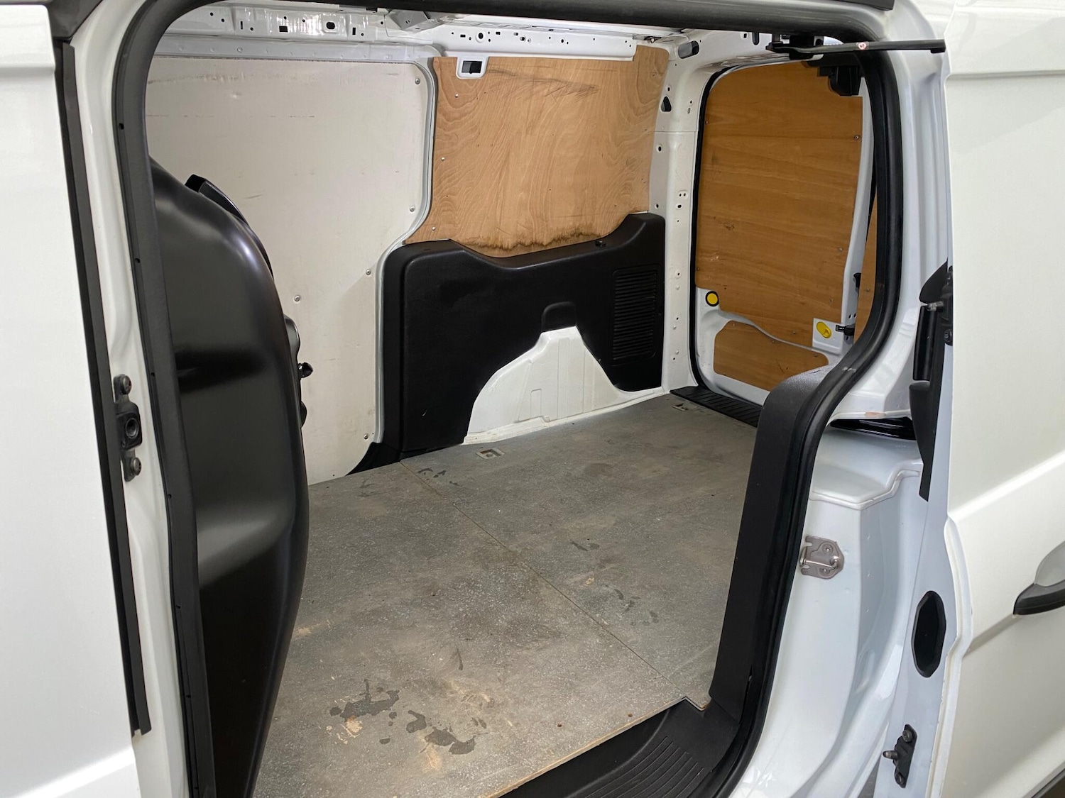 Used Ford Transit Connect 2018 for sale - 76824282: Photo 24