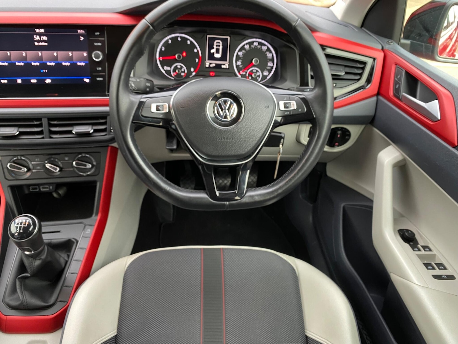 Used Volkswagen Polo 2019 for sale - 76992743: Photo 28