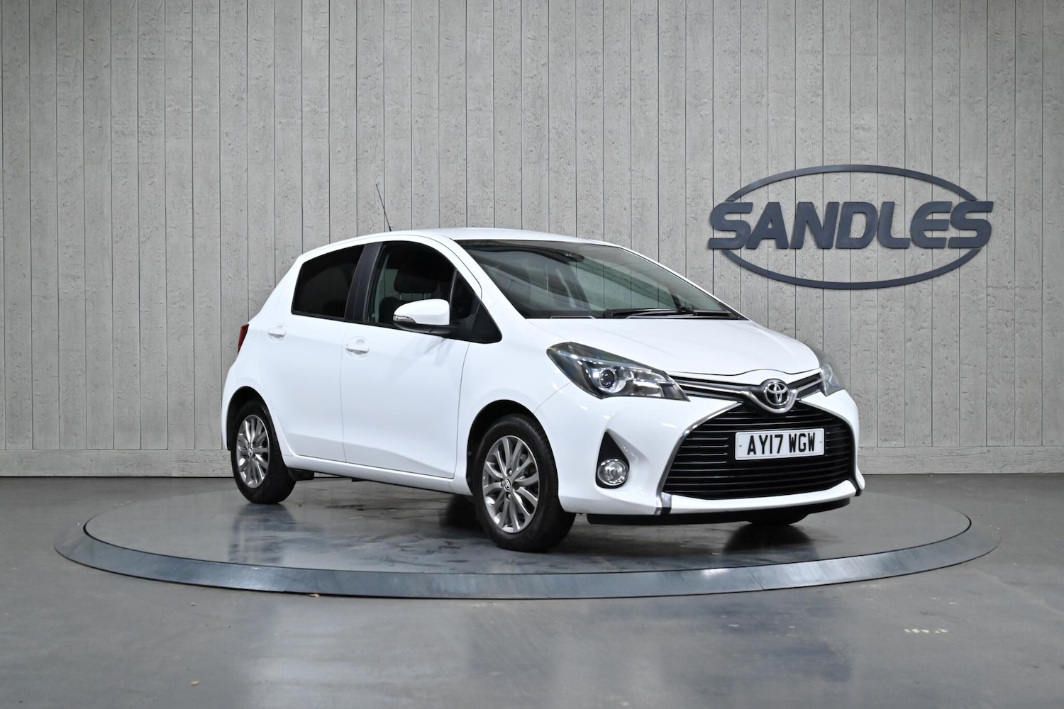 Used Toyota Yaris 2017 for sale - 76913108: Photo 1