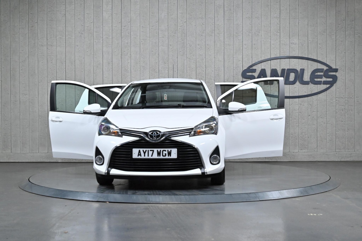 Used Toyota Yaris 2017 for sale - 76913108: Photo 10