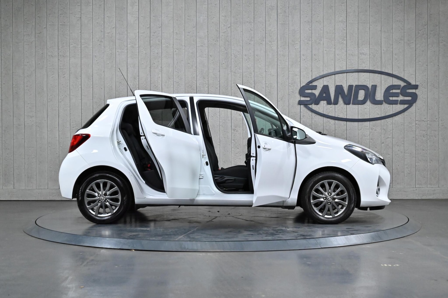 Used Toyota Yaris 2017 for sale - 76913108: Photo 11