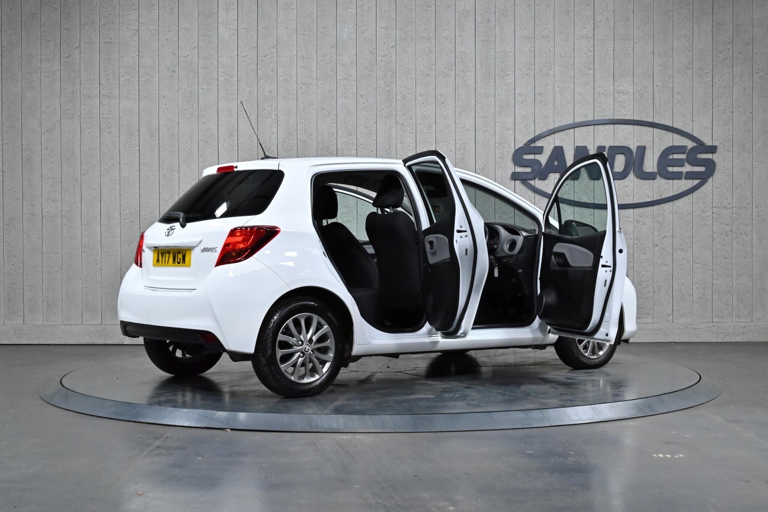 Used Toyota Yaris 2017 for sale - 76913108: Photo 14