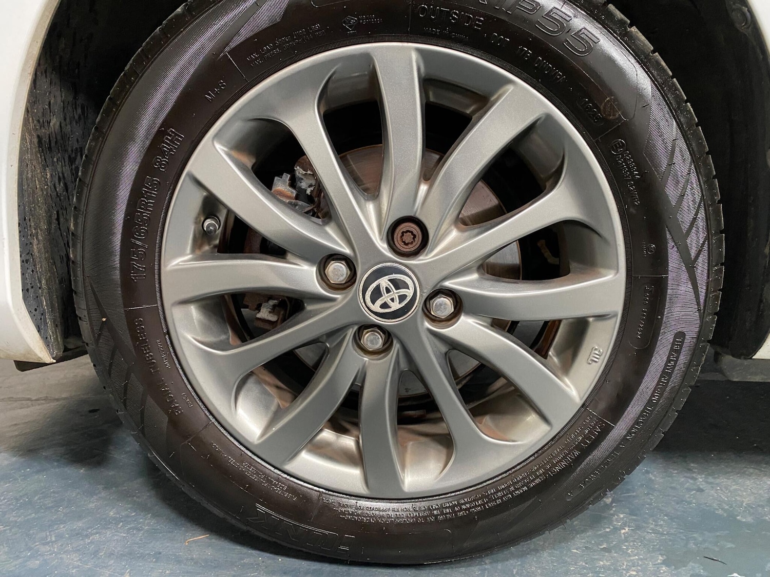 Used Toyota Yaris 2017 for sale - 76913108: Photo 17