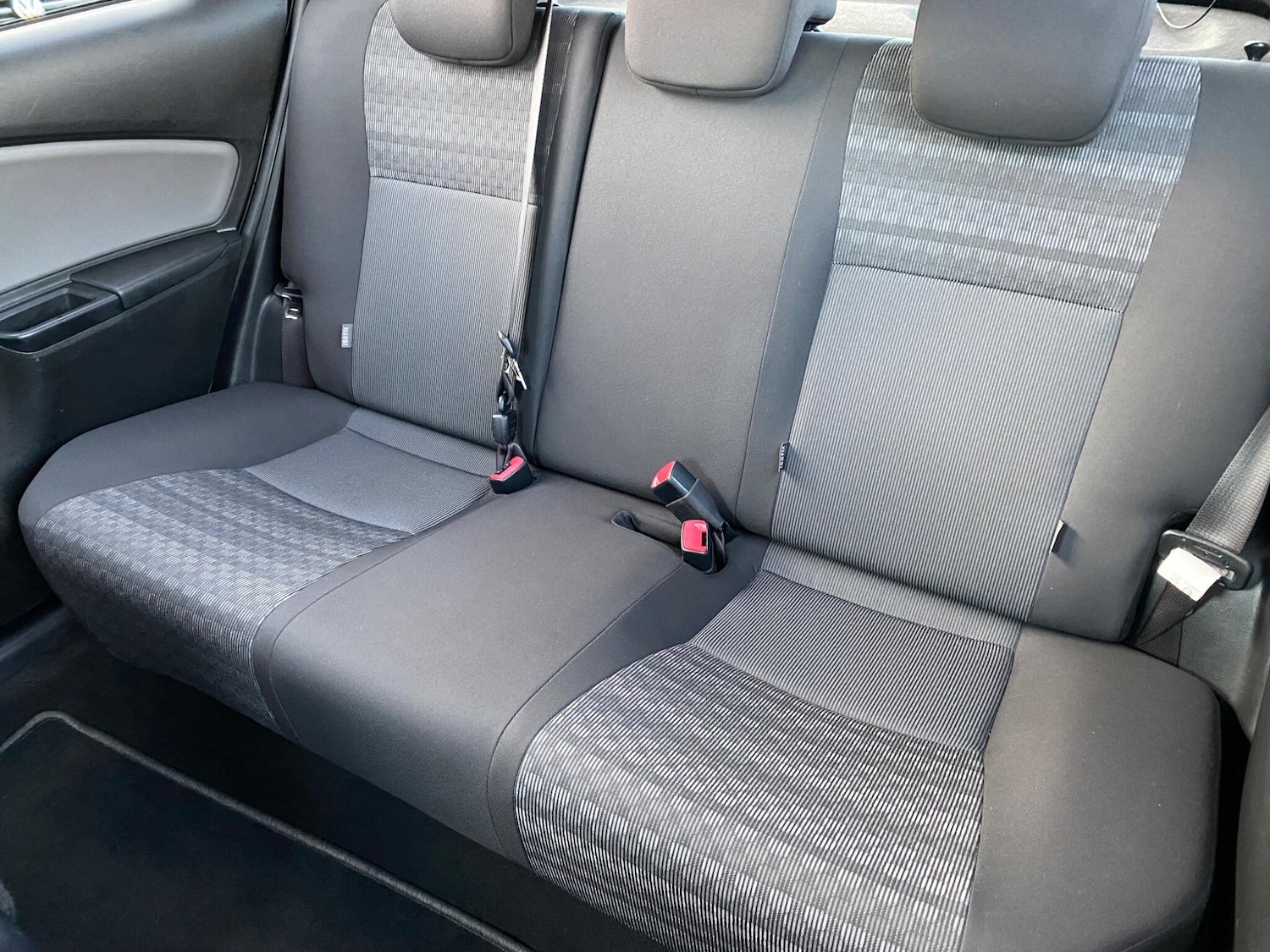 Used Toyota Yaris 2017 for sale - 76913108: Photo 26