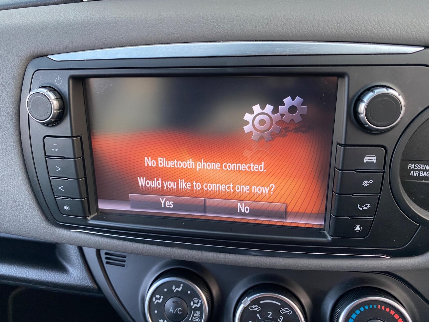 Used Toyota Yaris 2017 for sale - 76913108: Photo 32