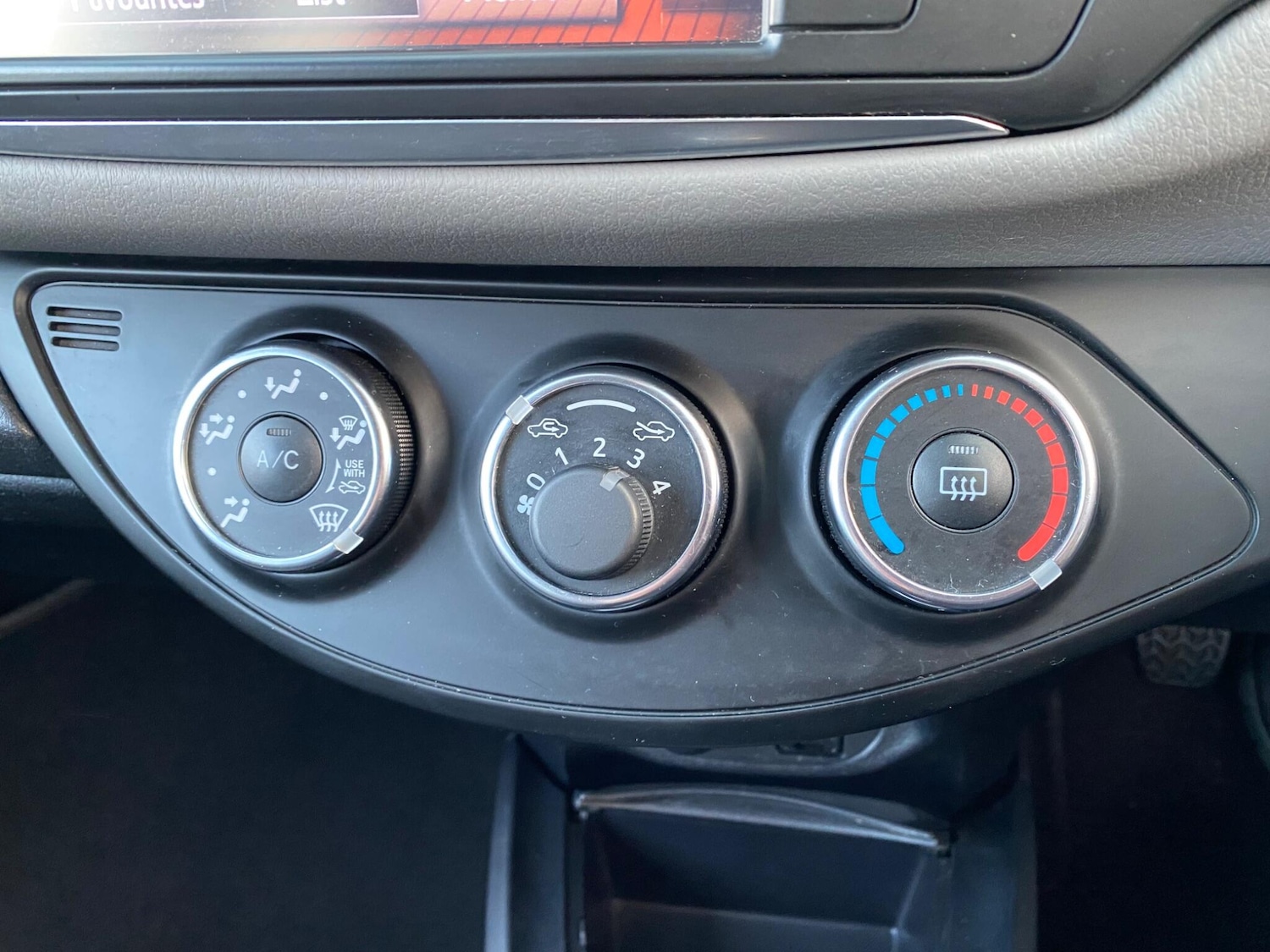 Used Toyota Yaris 2017 for sale - 76913108: Photo 34