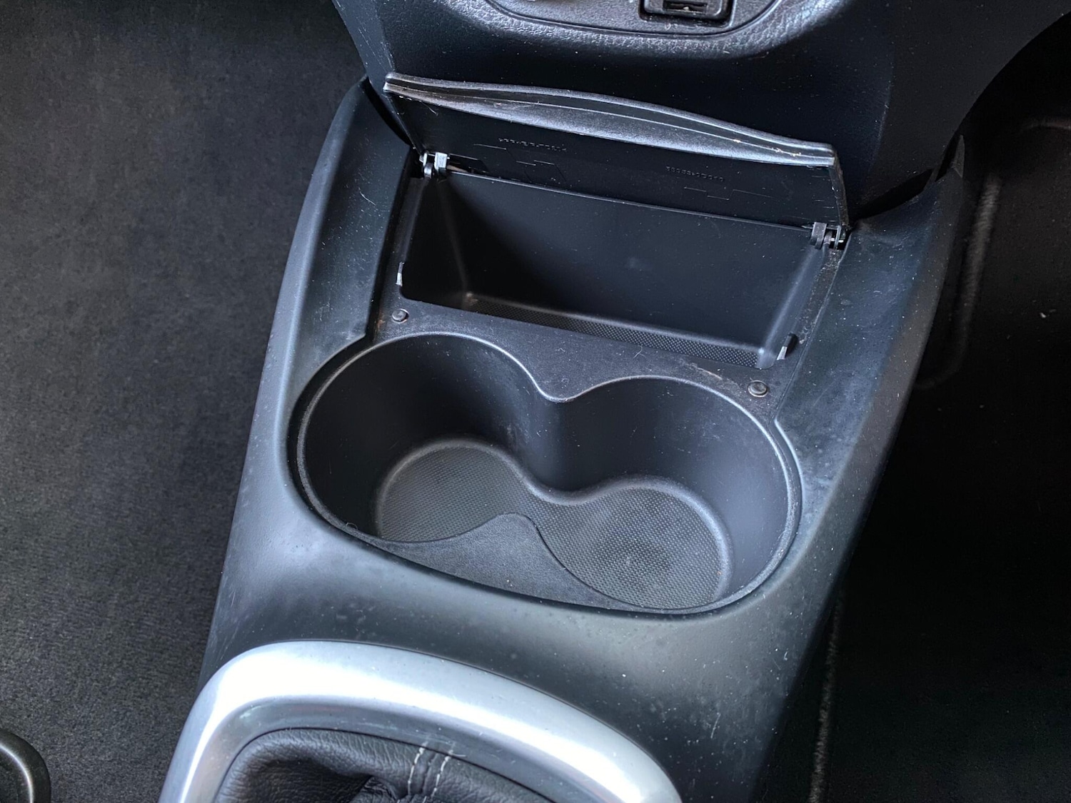 Used Toyota Yaris 2017 for sale - 76913108: Photo 37