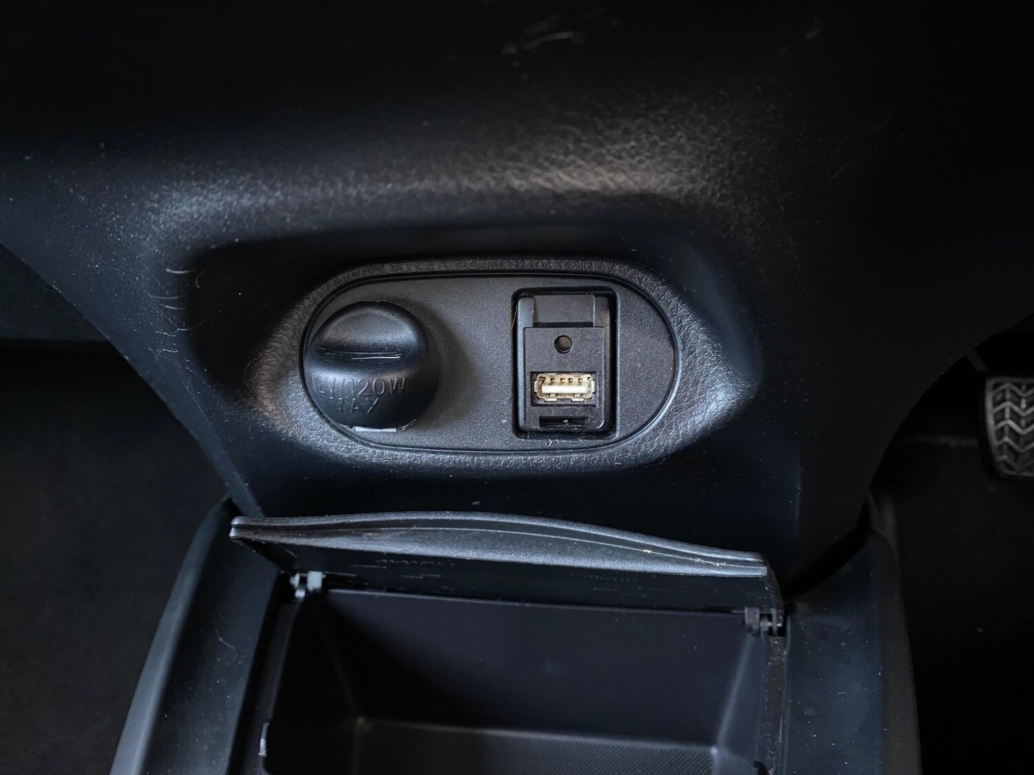 Used Toyota Yaris 2017 for sale - 76913108: Photo 38