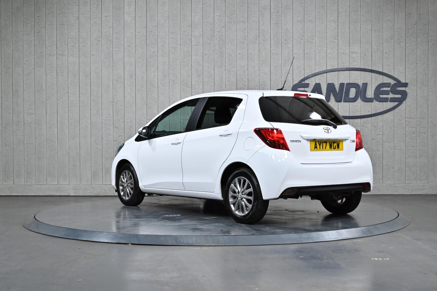 Used Toyota Yaris 2017 for sale - 76913108: Photo 4