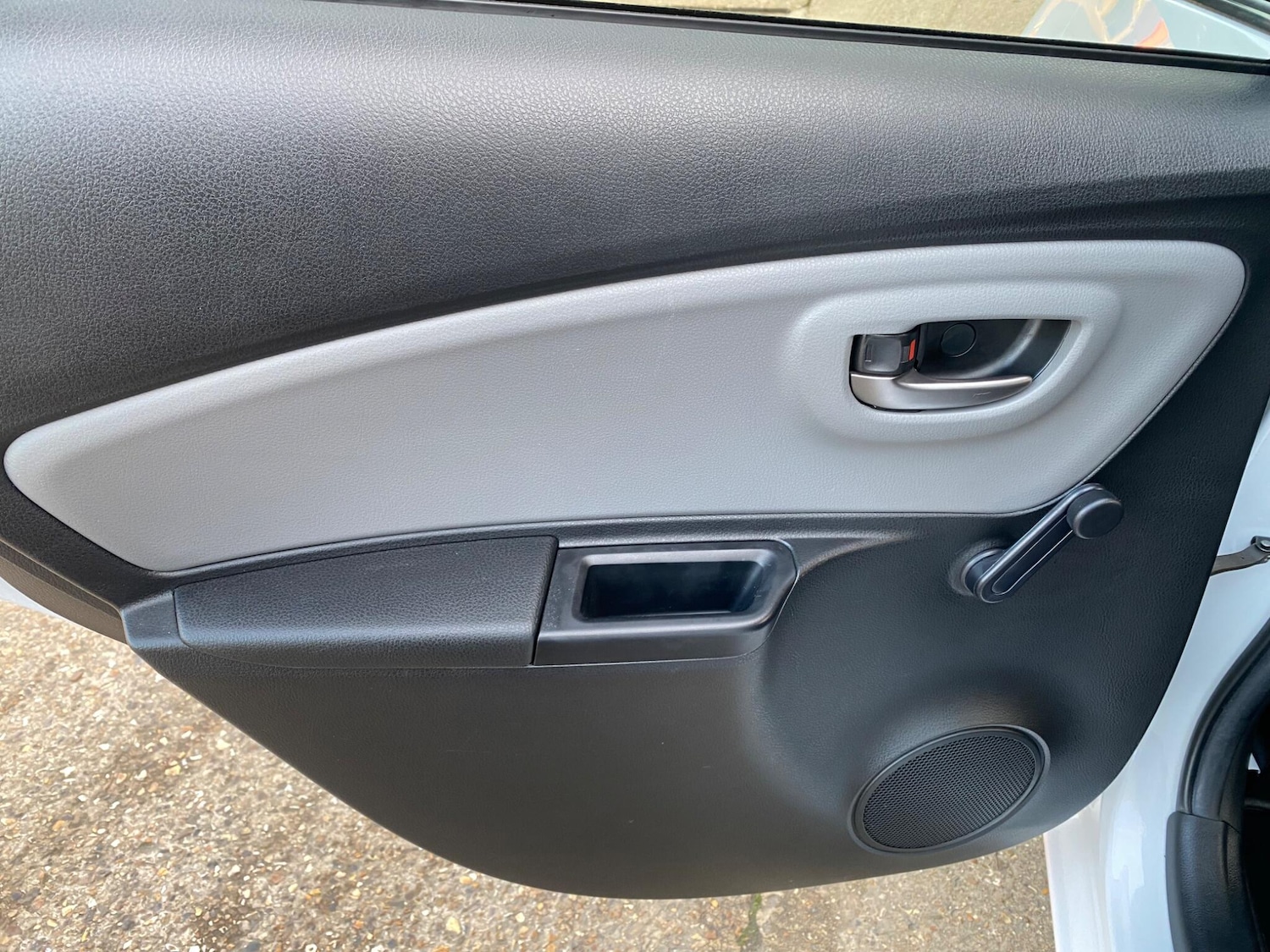 Used Toyota Yaris 2017 for sale - 76913108: Photo 48