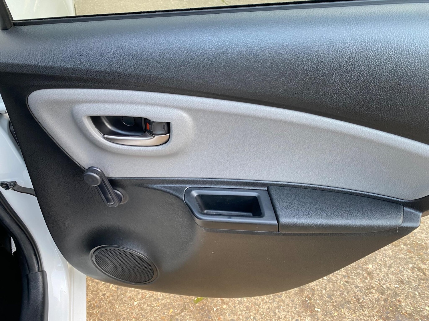 Used Toyota Yaris 2017 for sale - 76913108: Photo 50