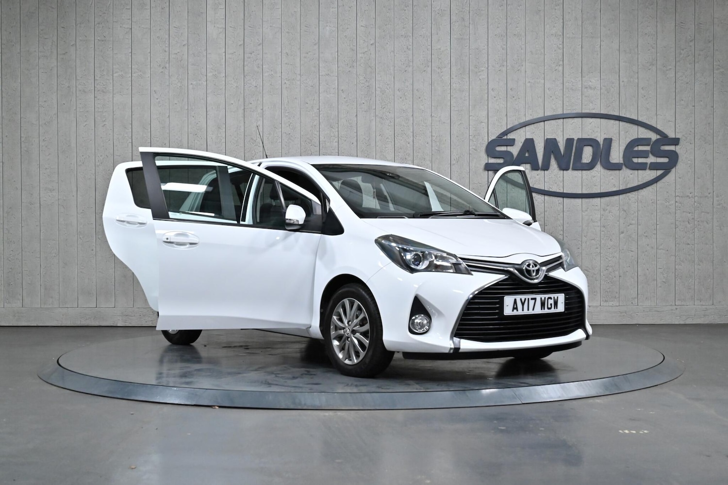 Used Toyota Yaris 2017 for sale - 76913108: Photo 9