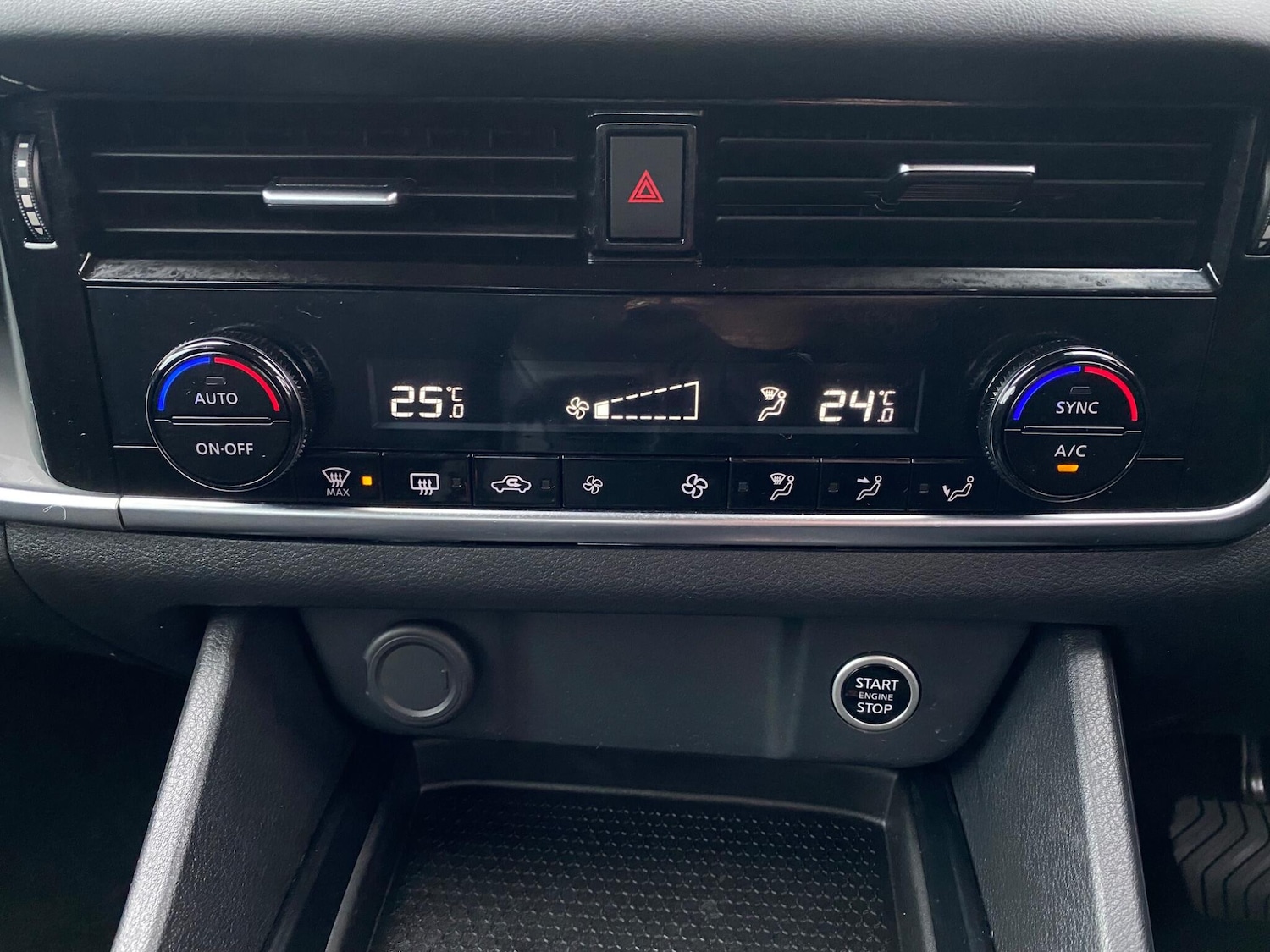 Used Nissan Qashqai for sale - 77825086: Photo 33