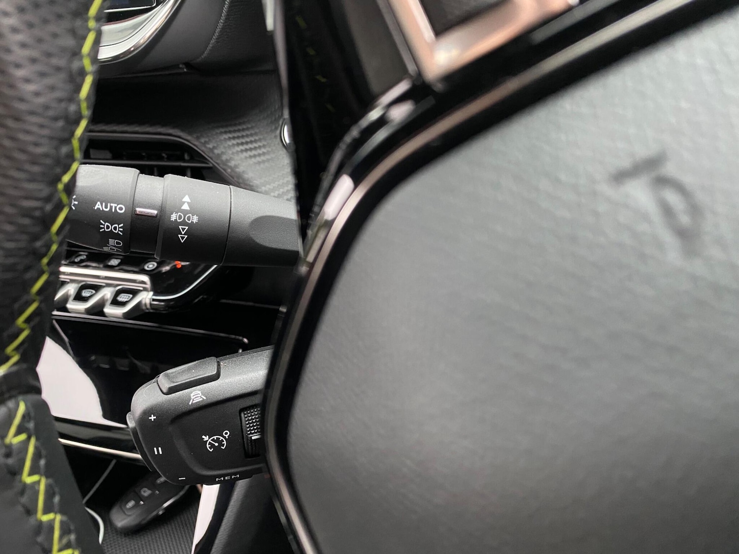 Used Peugeot 2008 2021 for sale - 76522390: Photo 46