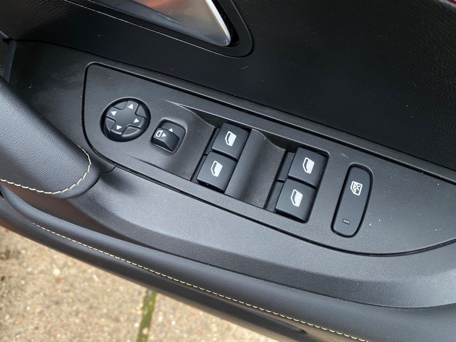 Used Peugeot 2008 2021 for sale - 76522390: Photo 51