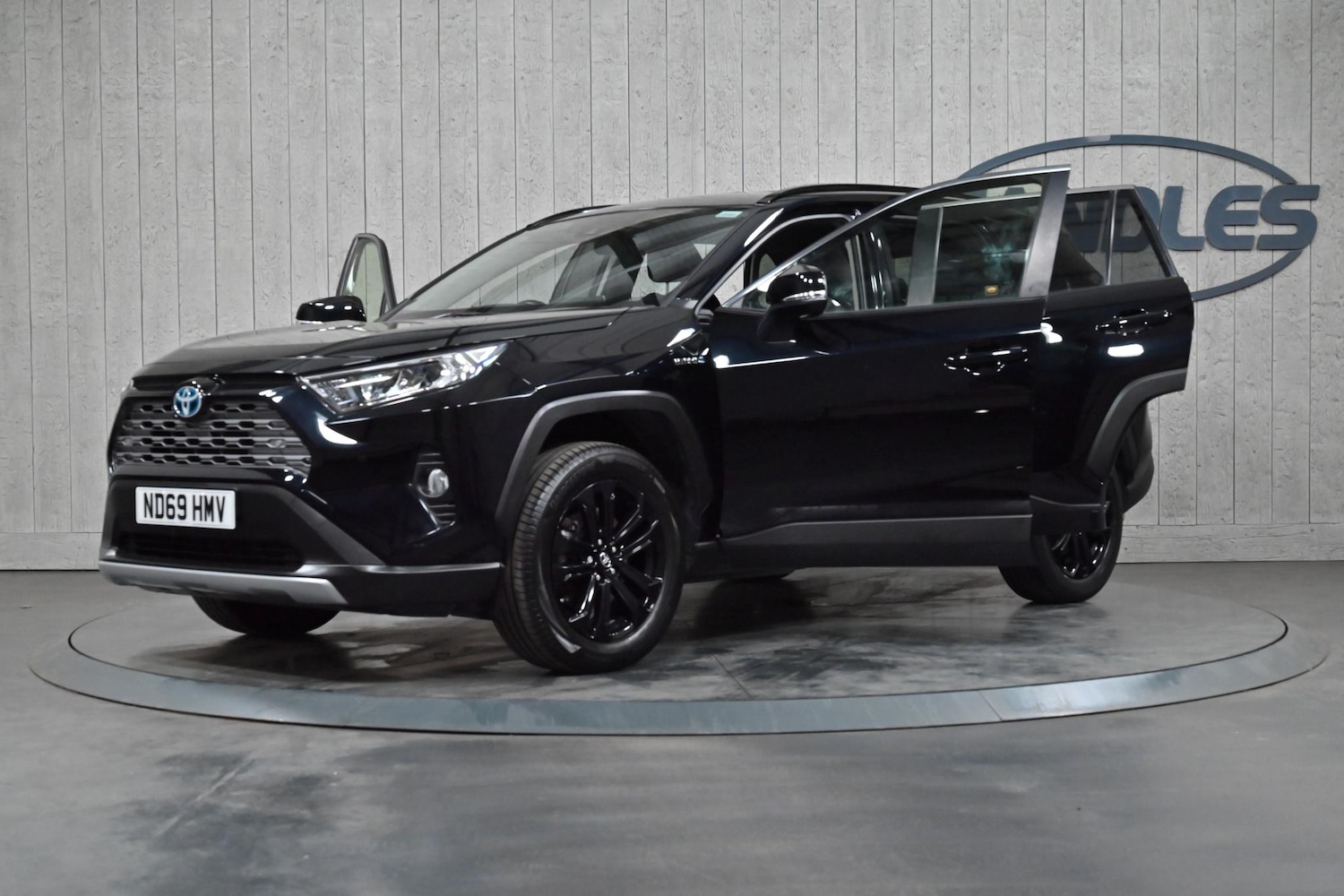 Used Toyota RAV4 2020 for sale - 76997426: Photo 15