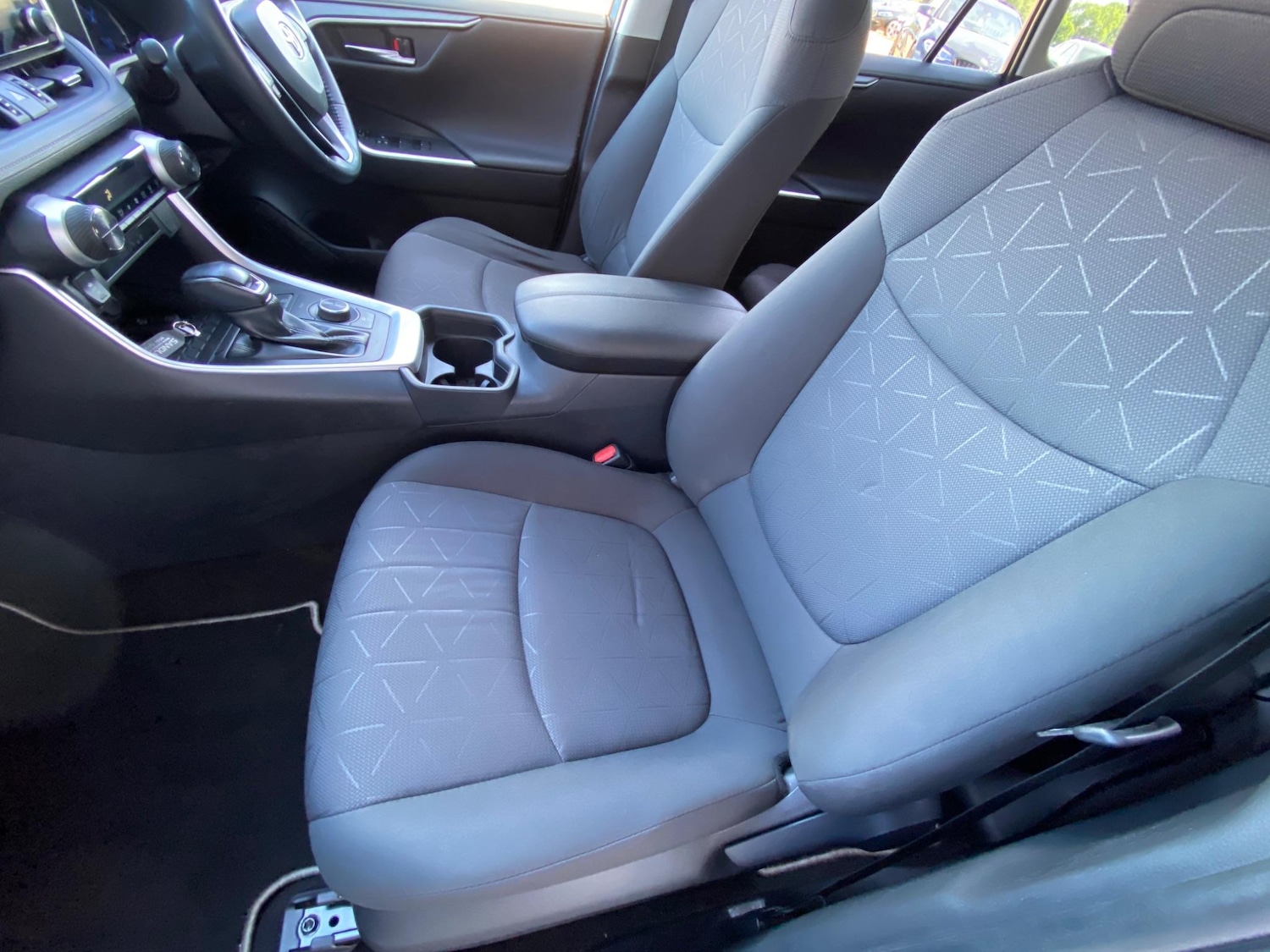 Used Toyota RAV4 2020 for sale - 76997426: Photo 24