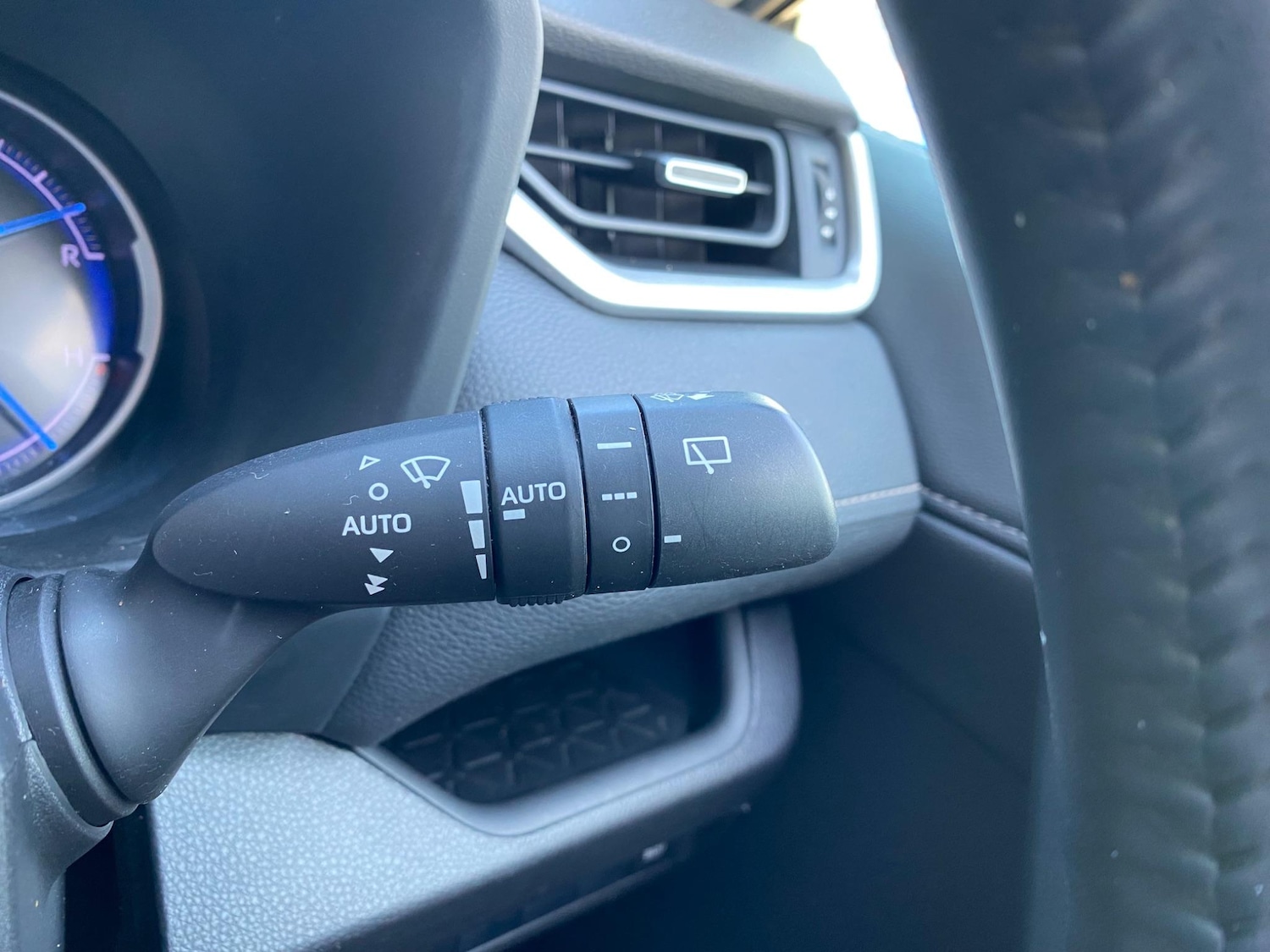 Used Toyota RAV4 2020 for sale - 76997426: Photo 40