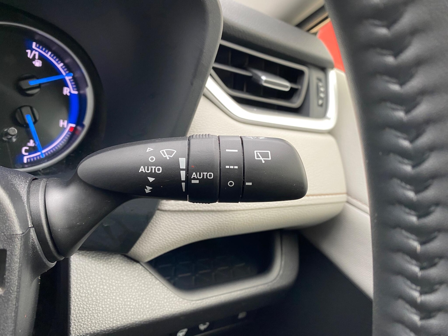 Used Toyota RAV4 2022 for sale - 77455199: Photo 42