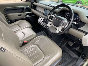 Used Land Rover Defender 90 2021 for sale - 79179115: Photo