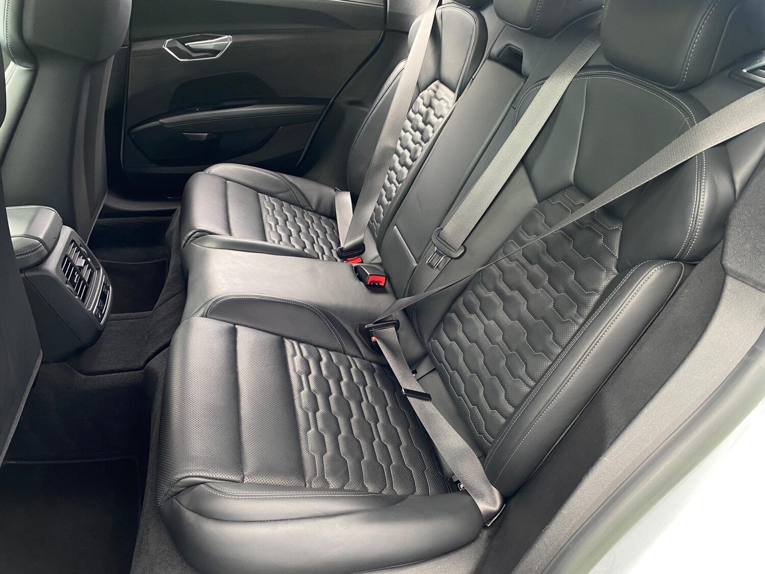 Used Audi RS e-tron GT for sale - 78035060: Photo 31