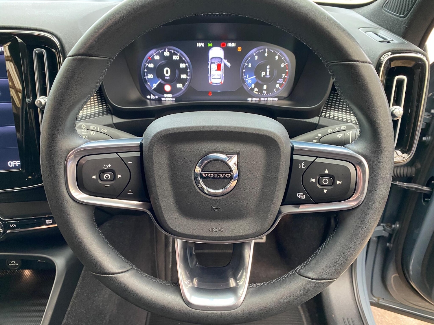 Used Volvo XC40 2021 for sale - 75669366: Photo 40