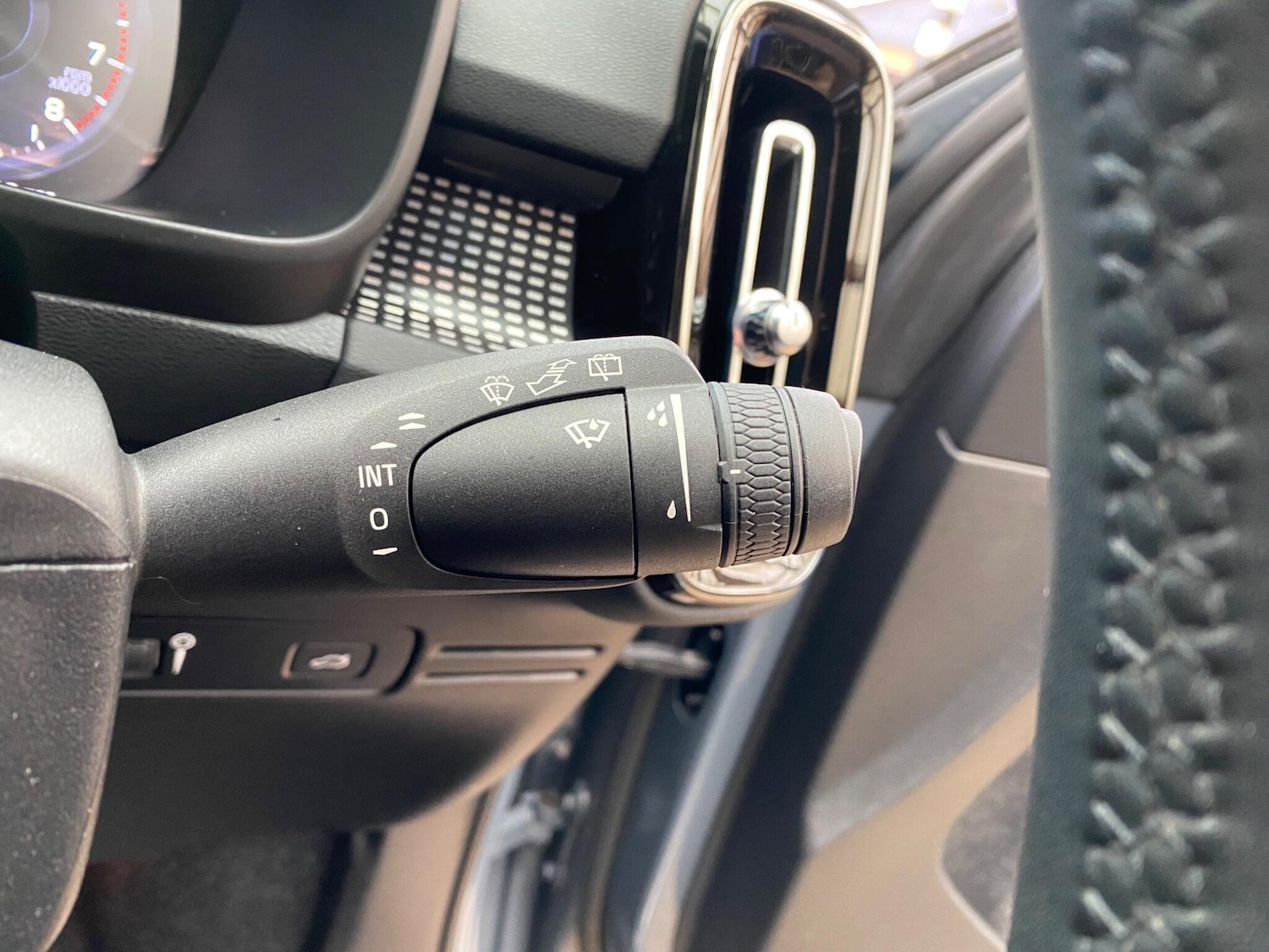 Used Volvo XC40 2021 for sale - 75669366: Photo 41