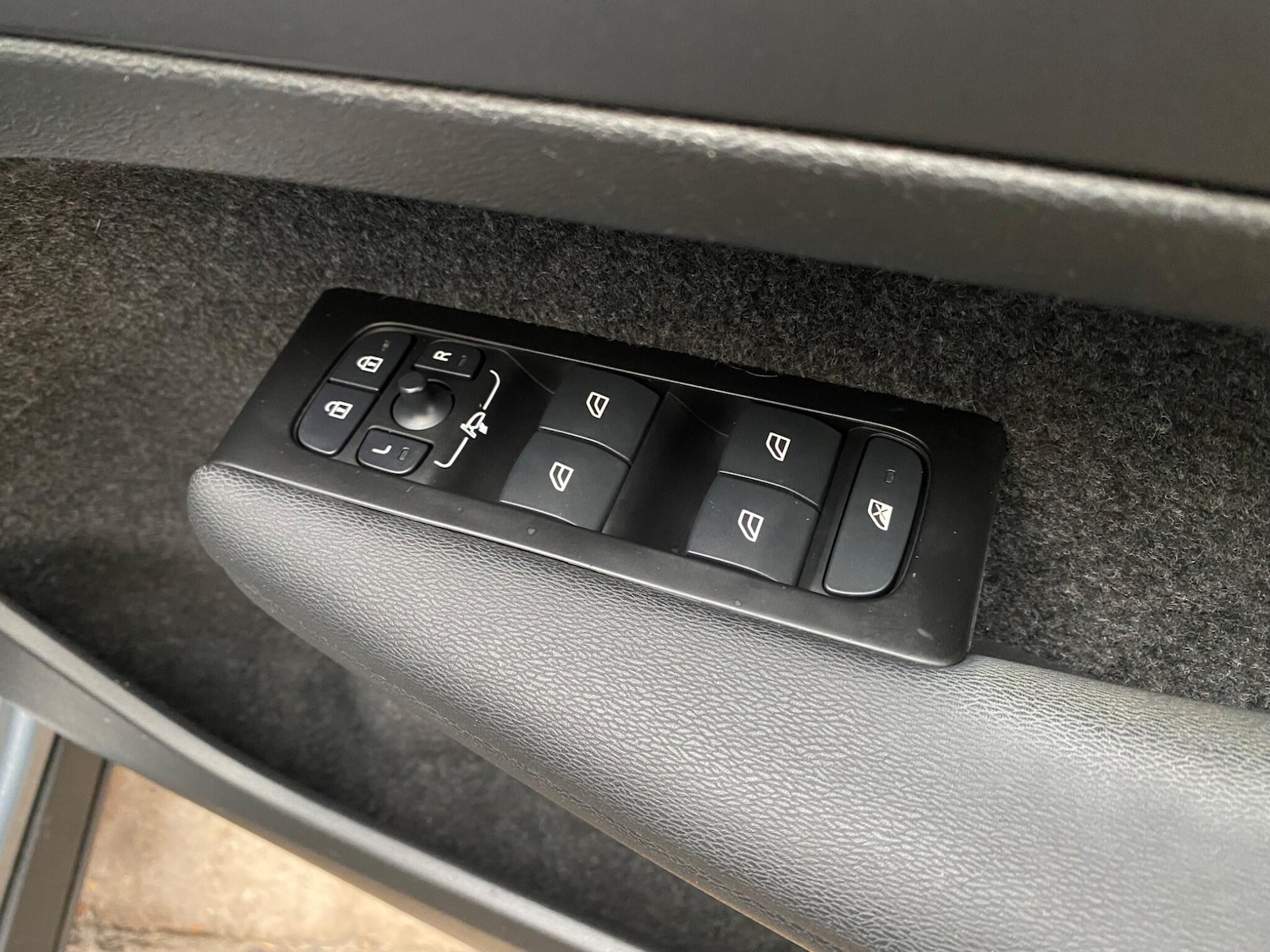 Used Volvo XC40 2021 for sale - 75669366: Photo 45