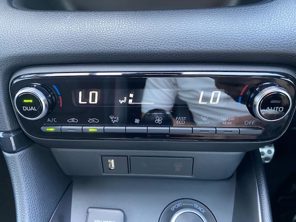 Used Toyota Yaris 2021 for sale - 74850247: Photo 35