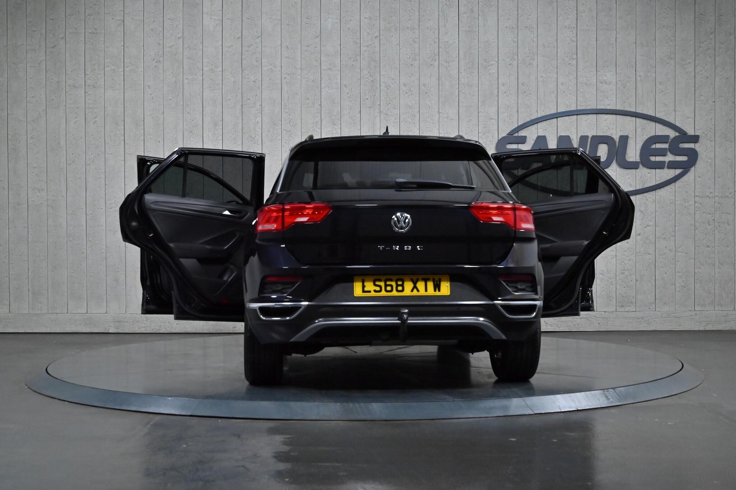 Used Volkswagen T-Roc 2018 for sale - 76537610: Photo 12