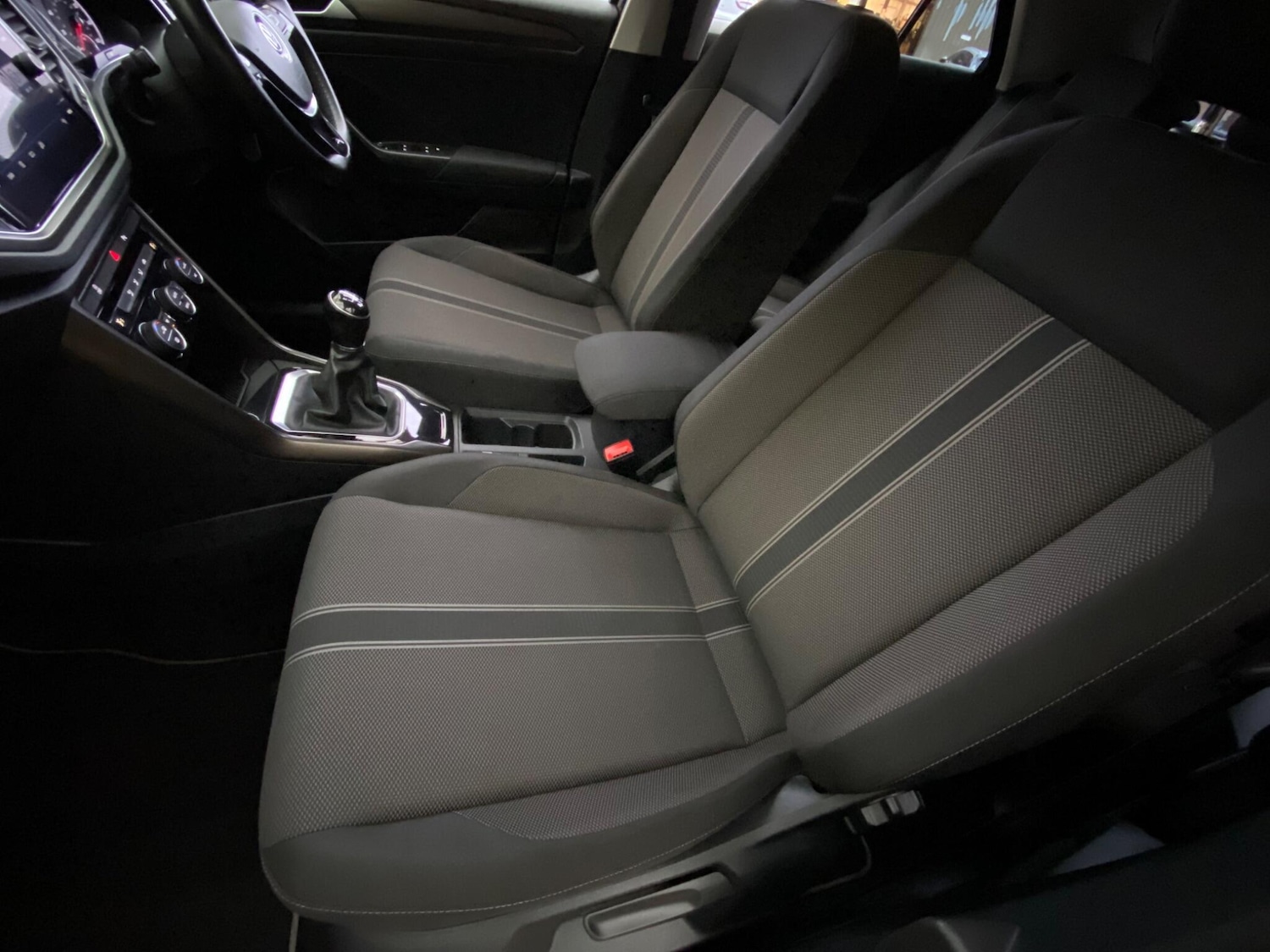 Used Volkswagen T-Roc 2018 for sale - 76537610: Photo 25