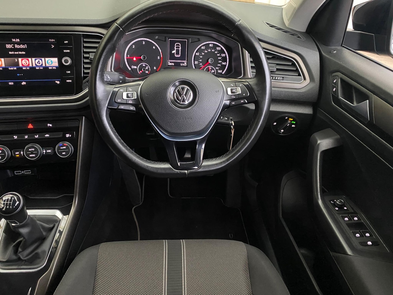 Used Volkswagen T-Roc 2018 for sale - 76537610: Photo 28