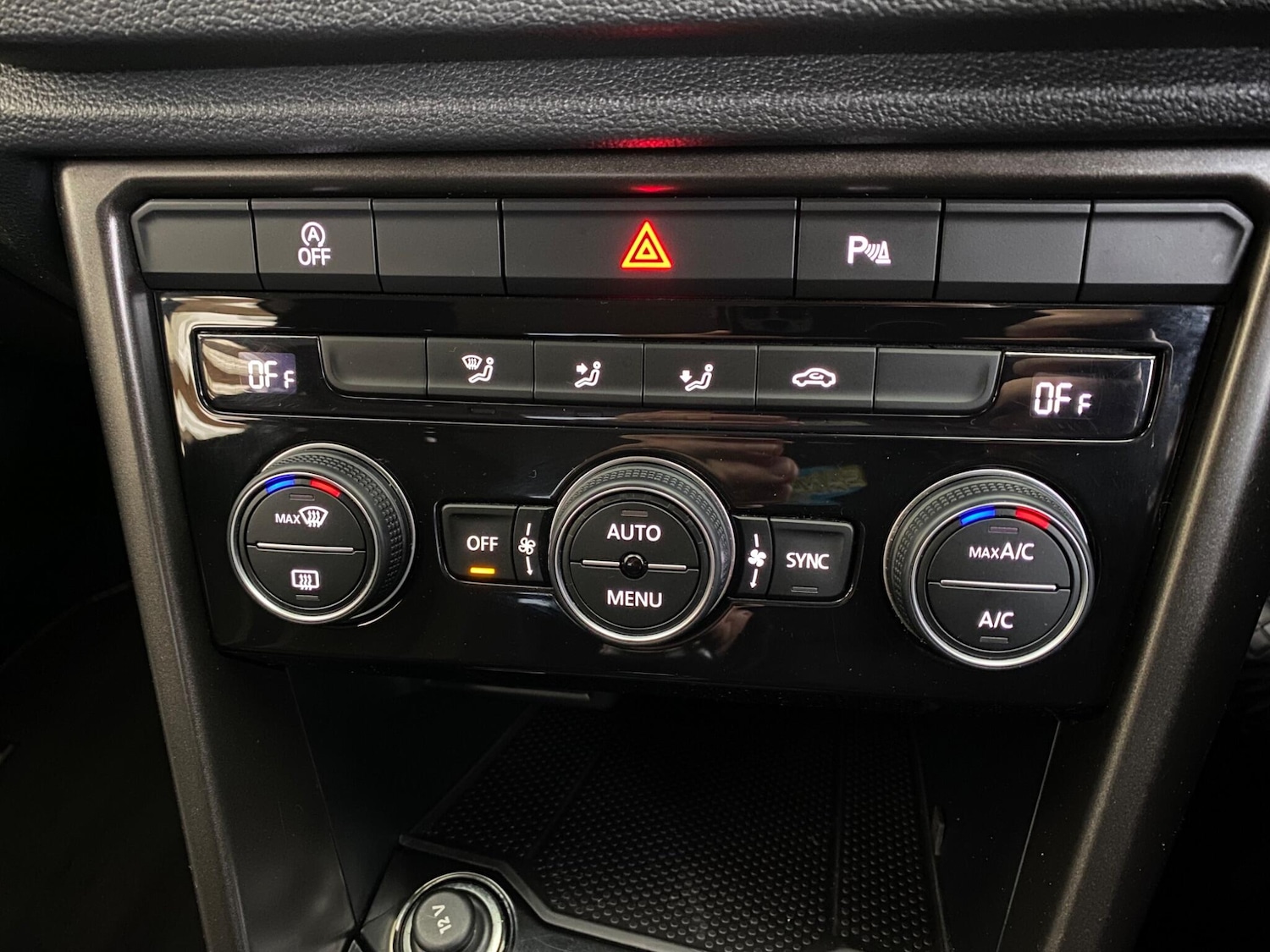 Used Volkswagen T-Roc 2018 for sale - 76537610: Photo 35