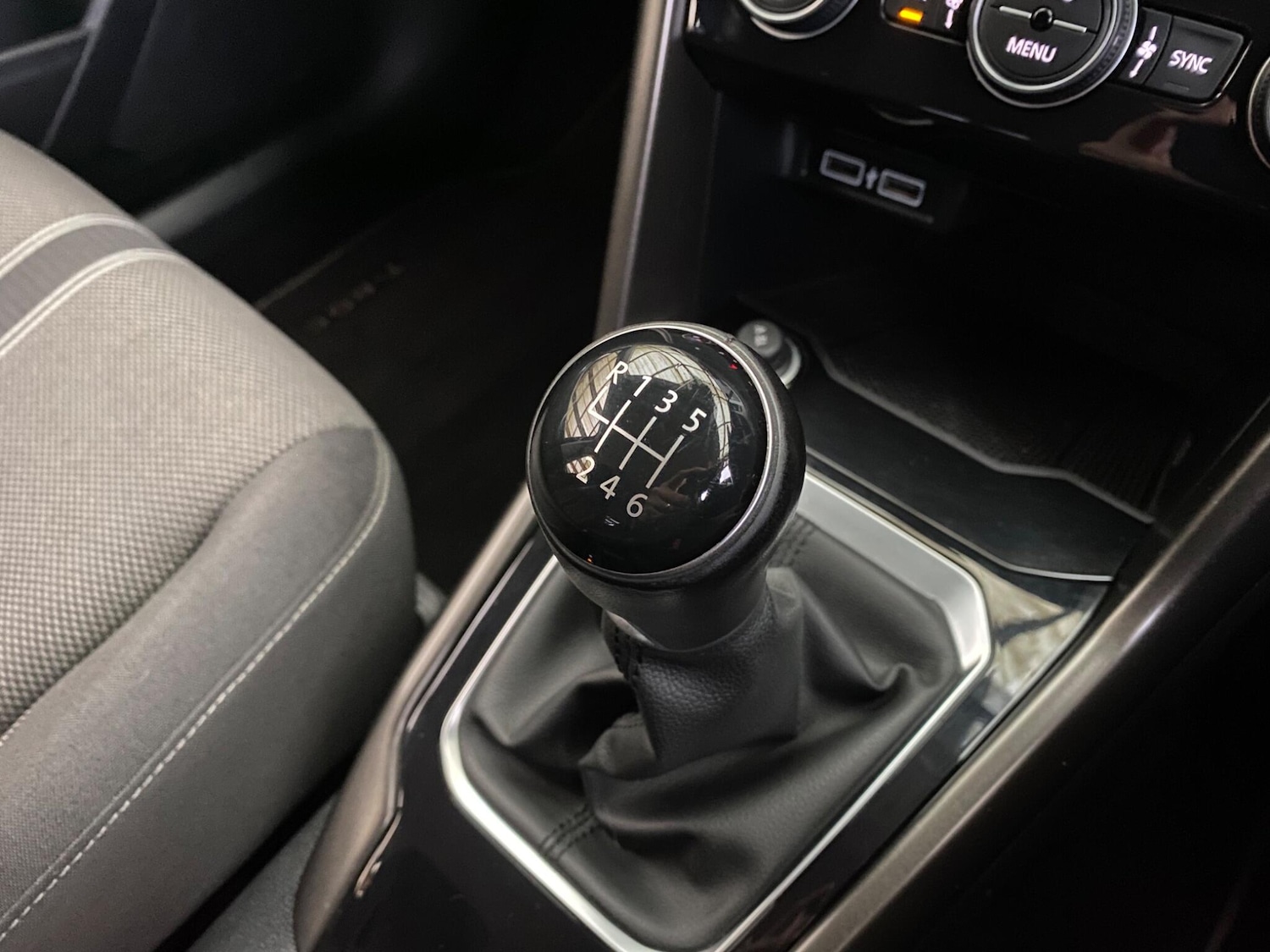 Used Volkswagen T-Roc 2018 for sale - 76537610: Photo 37