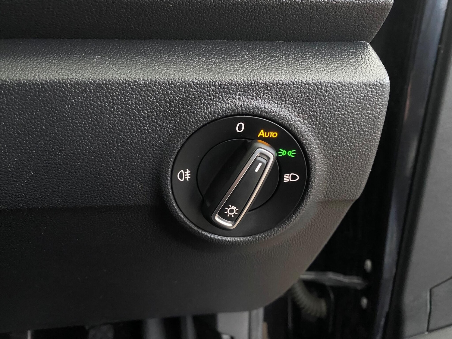 Used Volkswagen T-Roc 2018 for sale - 76537610: Photo 45