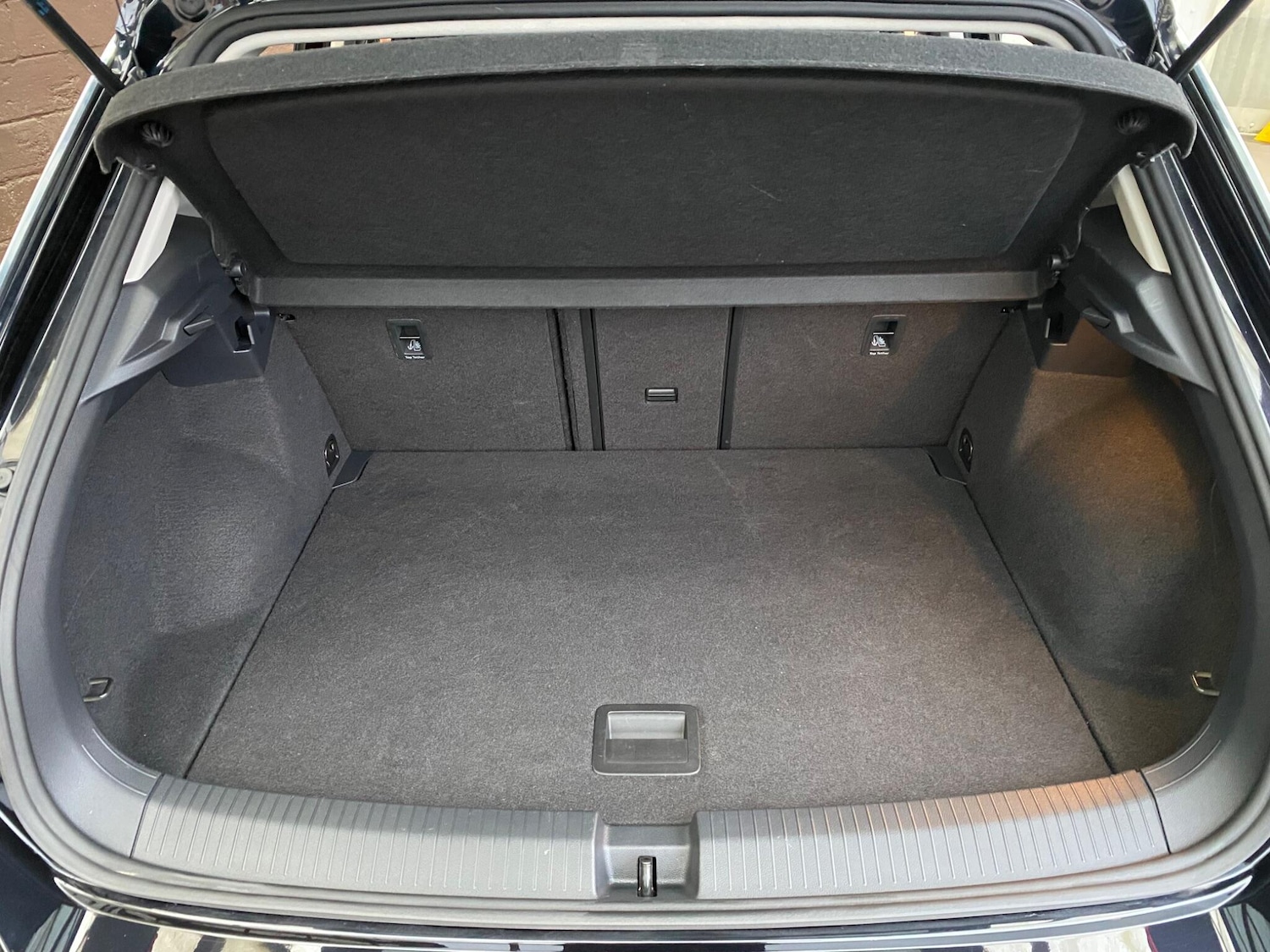 Used Volkswagen T-Roc 2018 for sale - 76537610: Photo 51