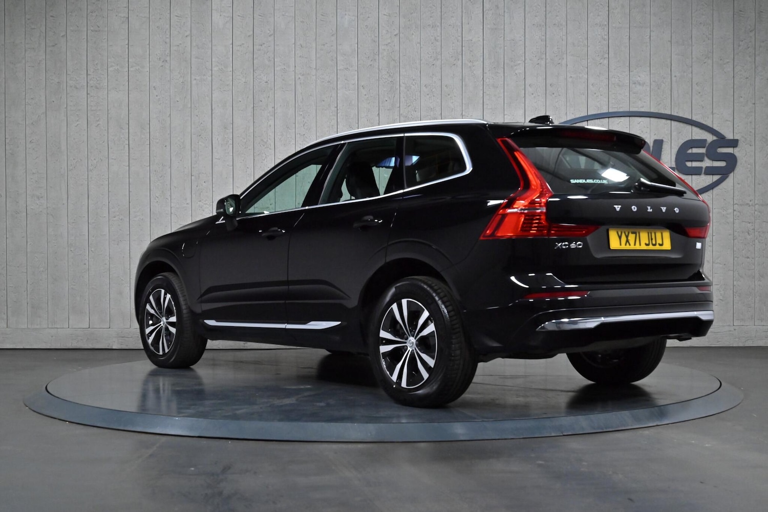 Used Volvo XC60 2021 for sale - 76388881: Photo 4
