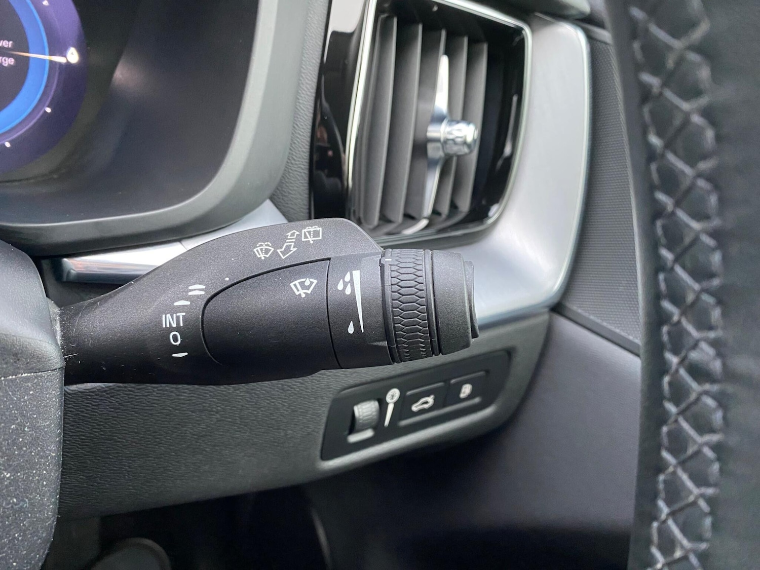 Used Volvo XC60 2021 for sale - 76388881: Photo 42