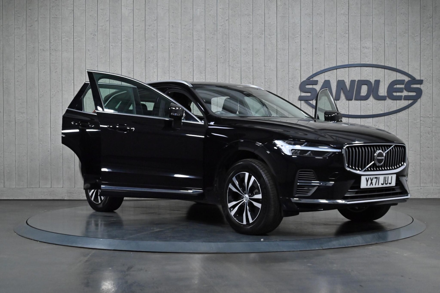 Used Volvo XC60 2021 for sale - 76388881: Photo 9