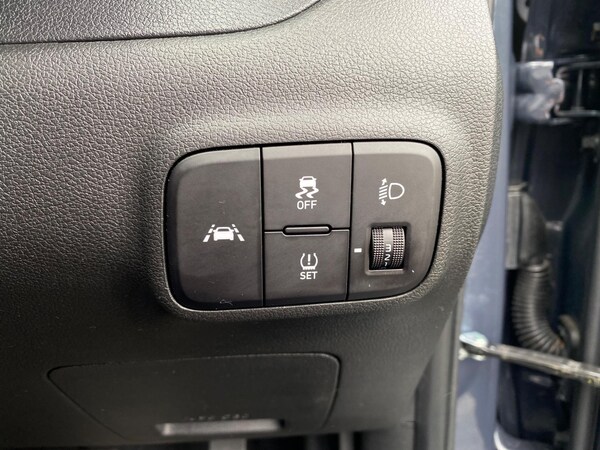 Used Hyundai i10 2023 for sale - 75198869: Photo 31