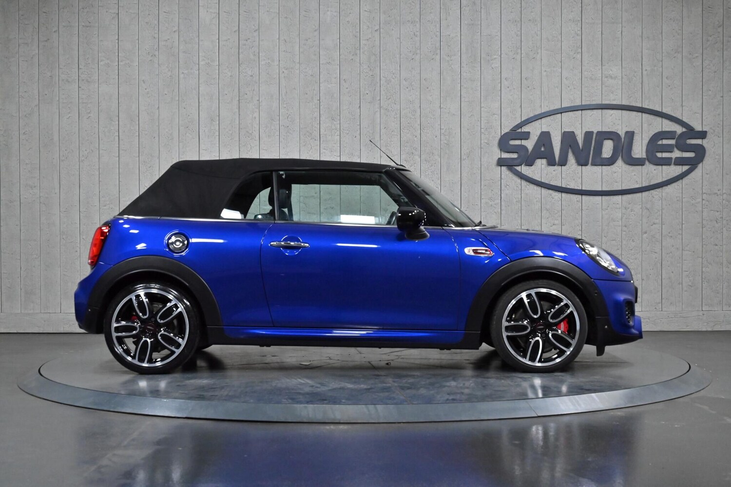 Used MINI Convertible 2019 for sale - 76727971: Photo 11
