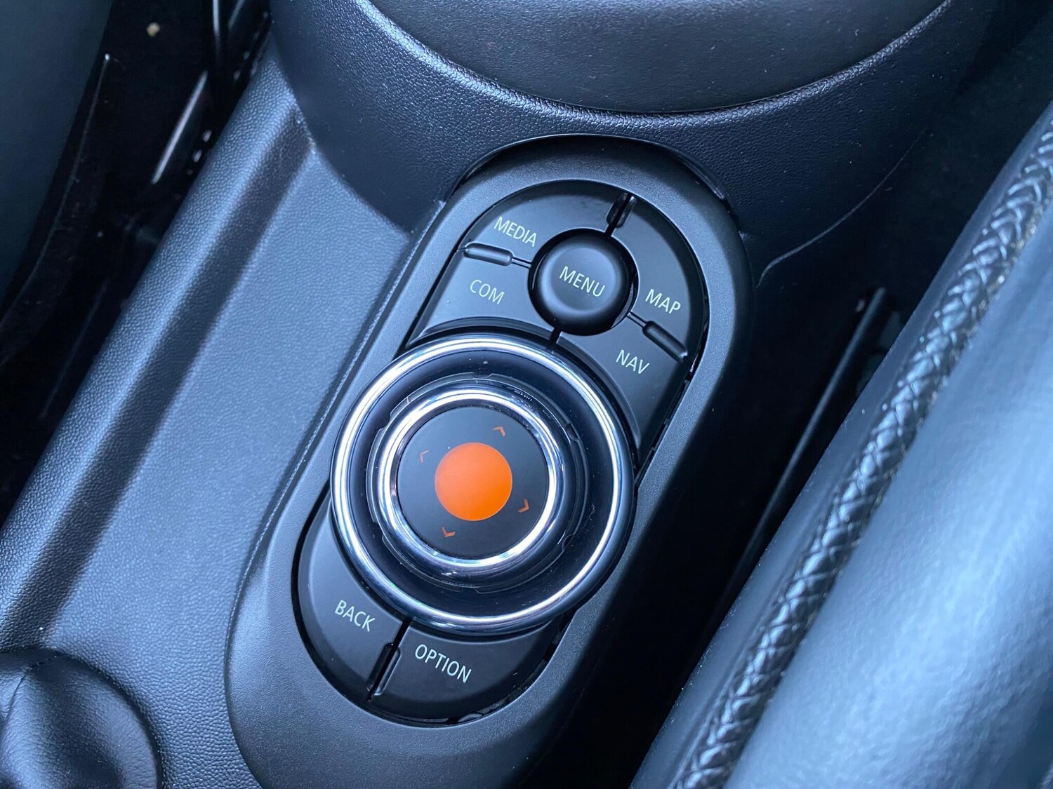 Used MINI Convertible 2019 for sale - 76727971: Photo 40