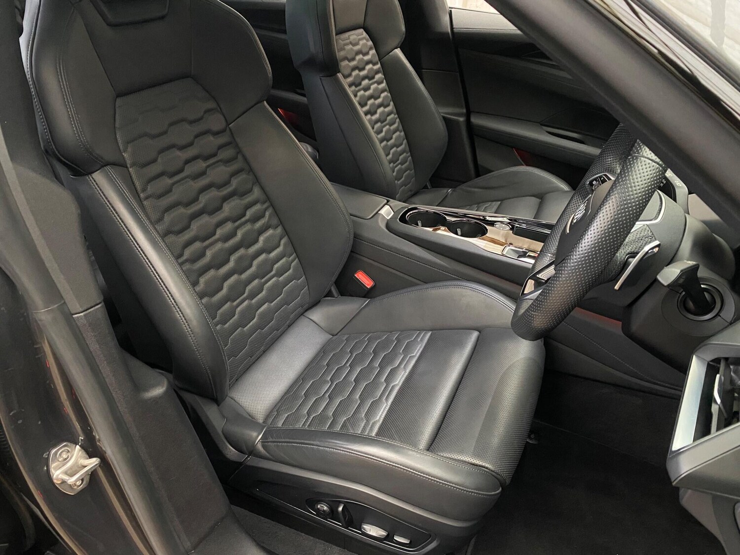 Used Audi e-tron GT 2021 for sale - 77306101: Photo 27