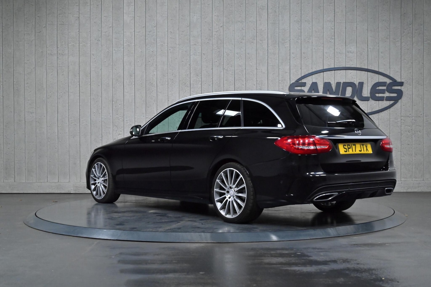 Used Mercedes-Benz C Class 2017 for sale - 76657725: Photo 4