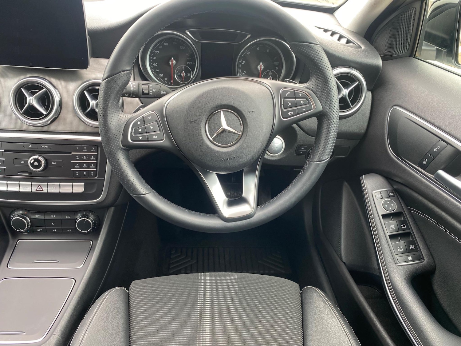 Used Mercedes-Benz GLA 2019 for sale - 76993693: Photo 27