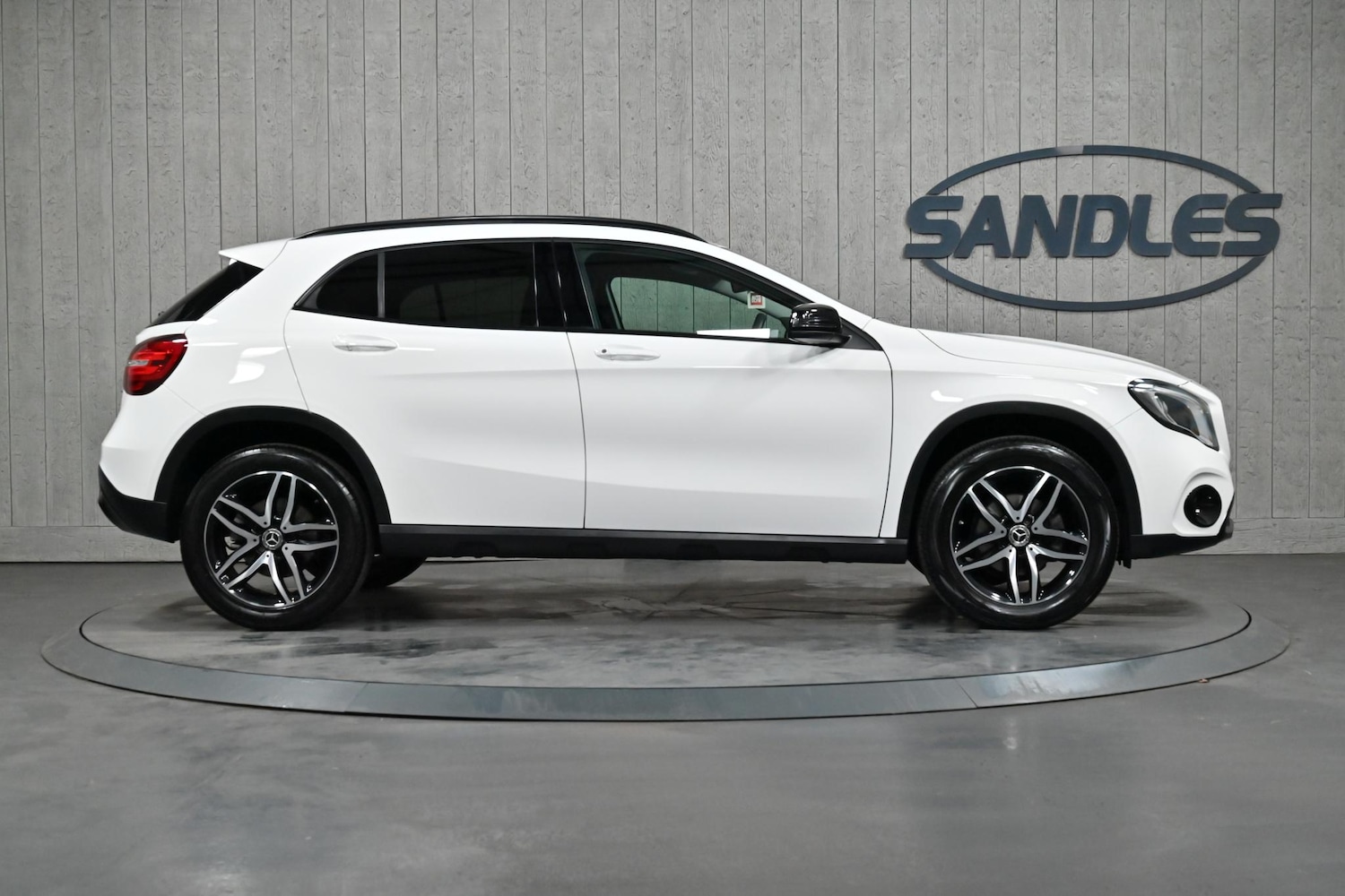 Used Mercedes-Benz GLA 2019 for sale - 76993693: Photo 3