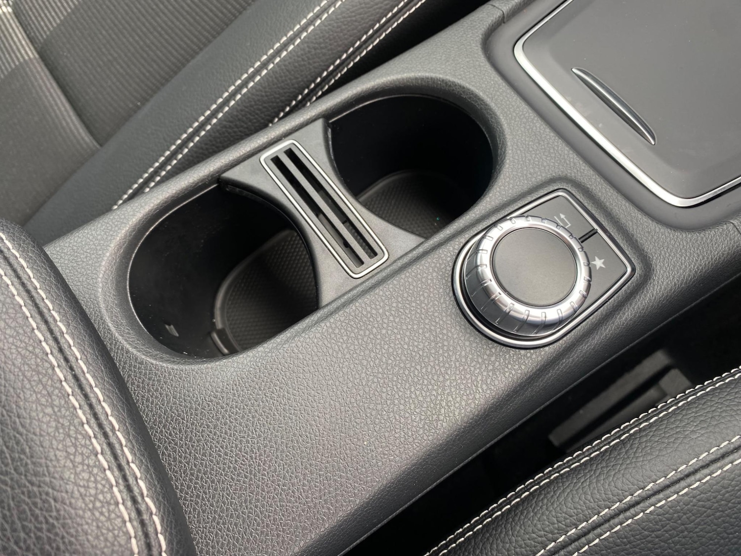 Used Mercedes-Benz GLA 2019 for sale - 76993693: Photo 44