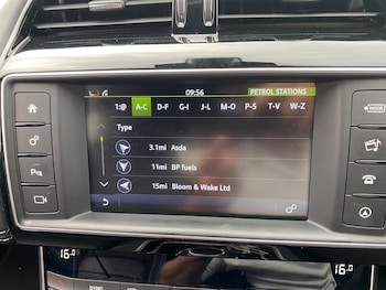 Used Jaguar XE 2018 for sale - 75634931: Photo