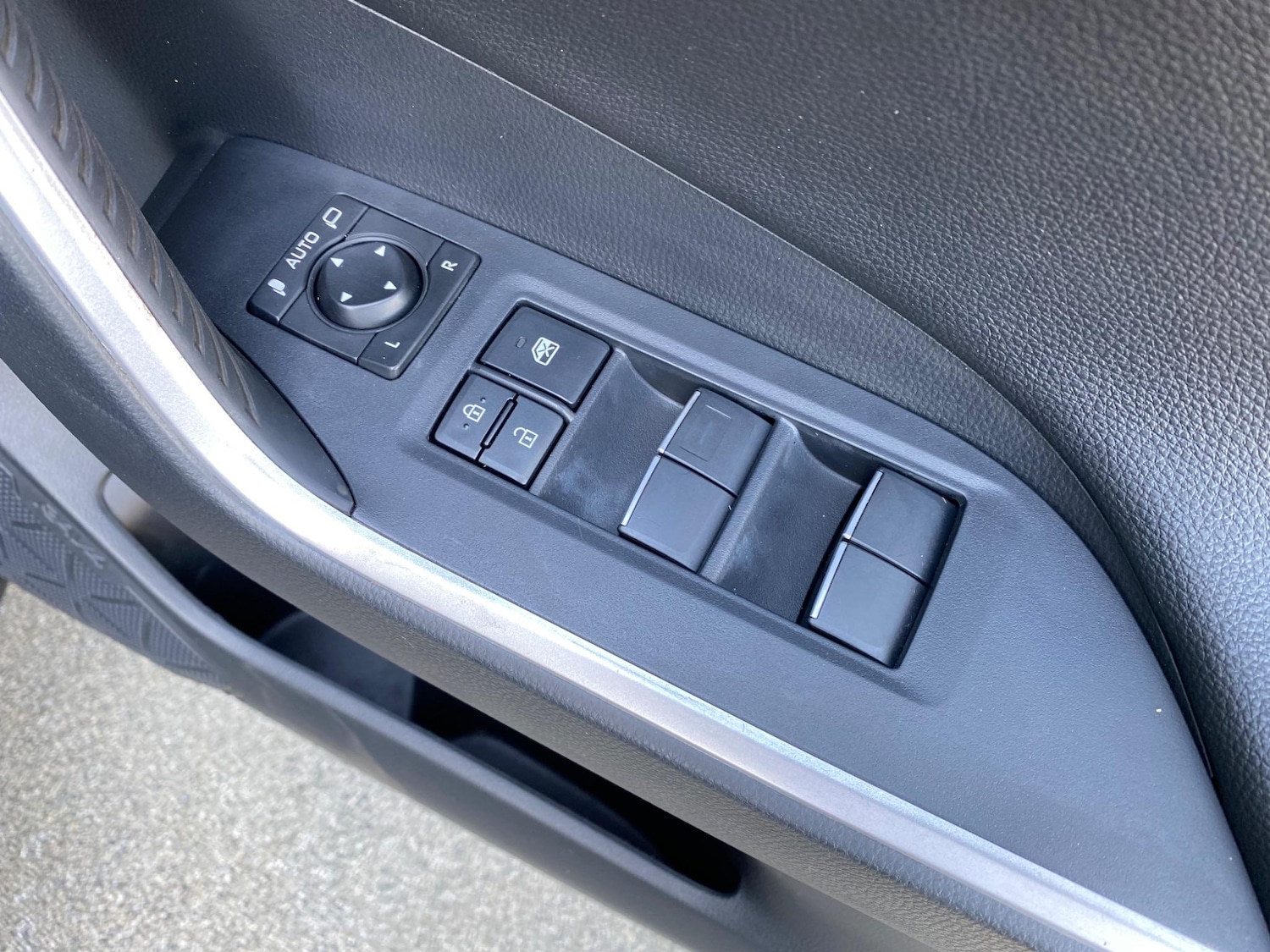 Used Toyota RAV4 2020 for sale - 77345370: Photo 45